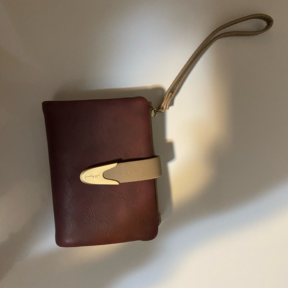 Wristlet wallet